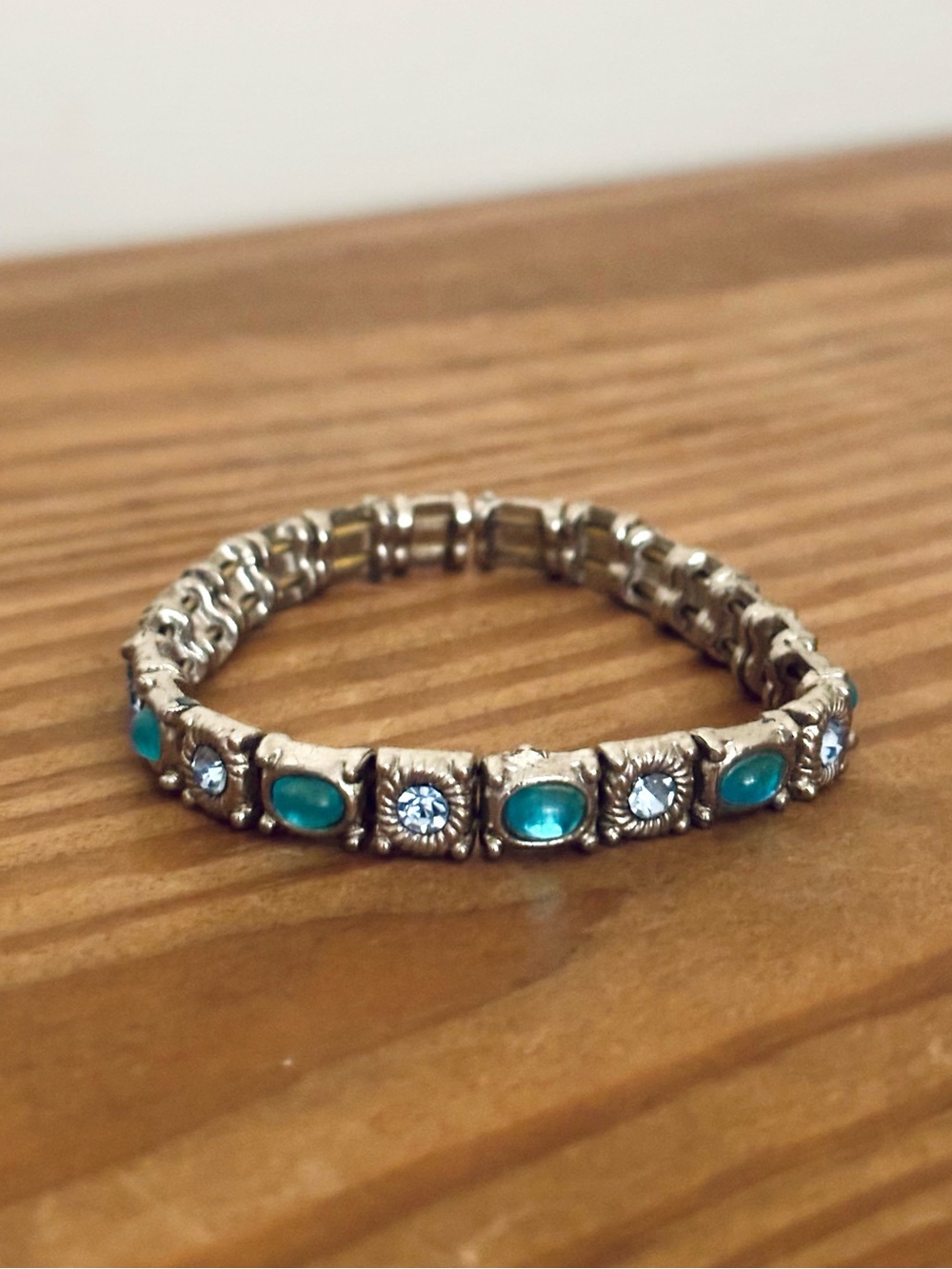 💥 Y2K Paparazzi Blue and Silver Stretch Bracelet